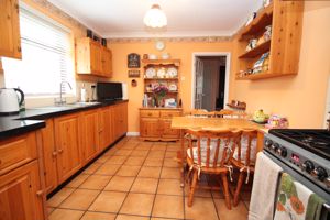 Kitchen/Diner- click for photo gallery